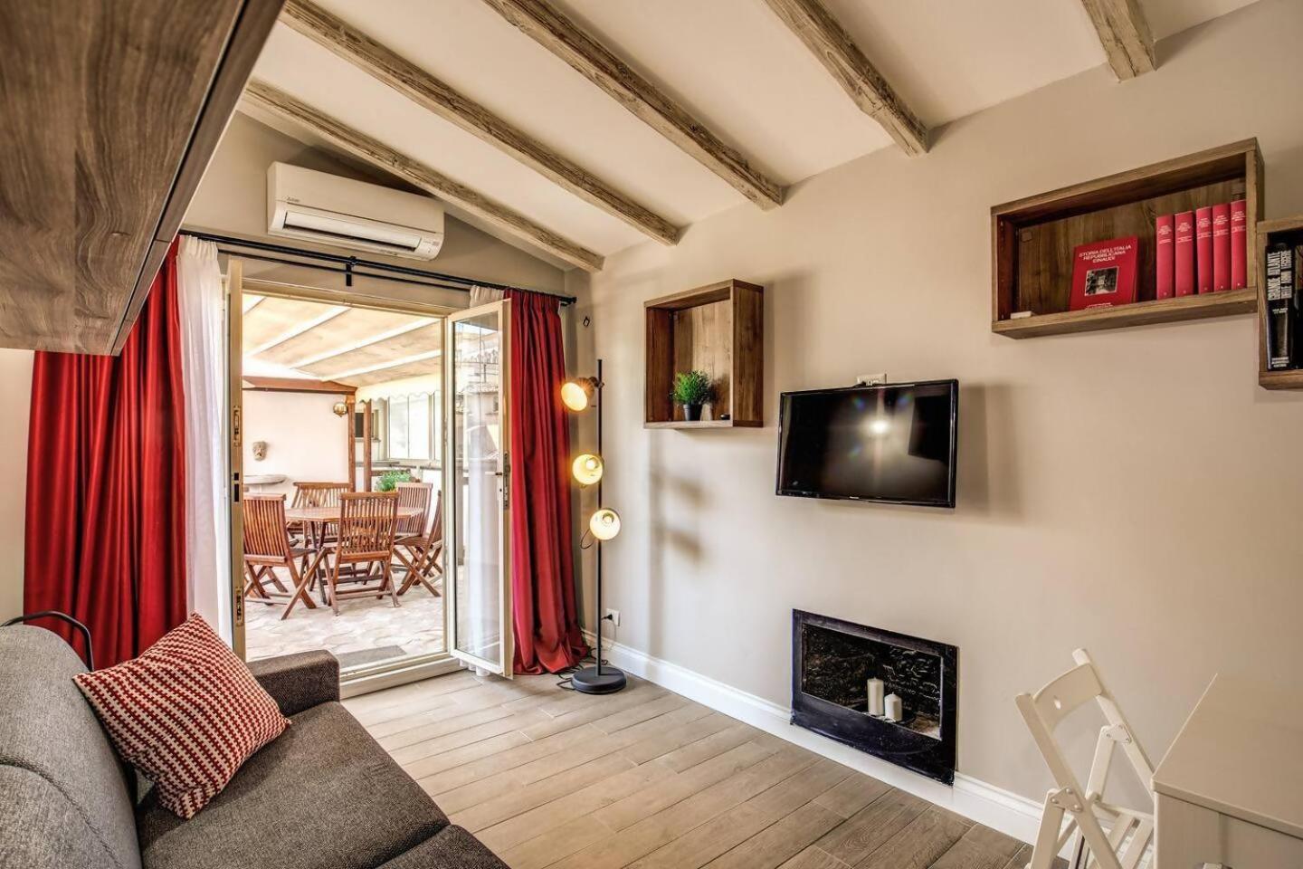 Attic With Terrace By Trevi Fountain Apartment Rome Exterior photo