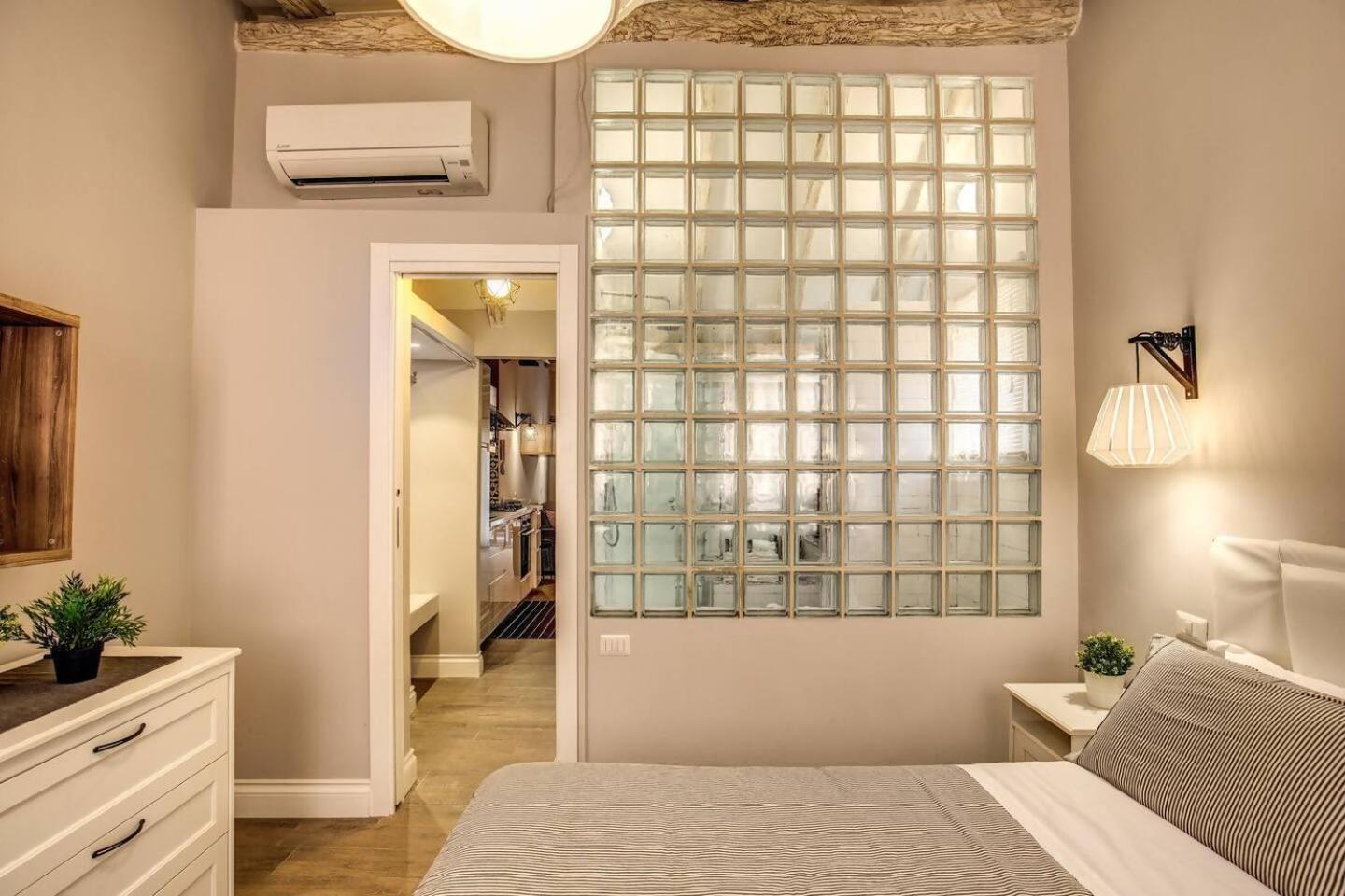 Attic With Terrace By Trevi Fountain Apartment Rome Exterior photo